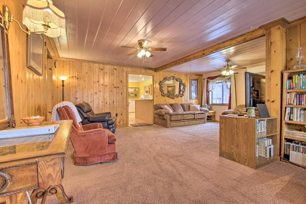 Cozy Home With Hot Tub Half Mi To Salmon River! Exteriör bild
