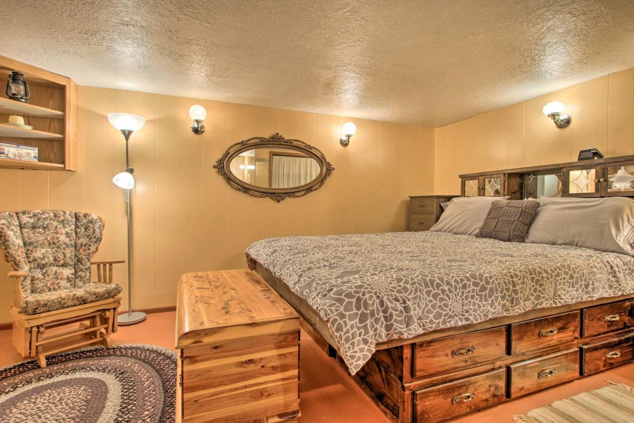 Cozy Home With Hot Tub Half Mi To Salmon River! Exteriör bild