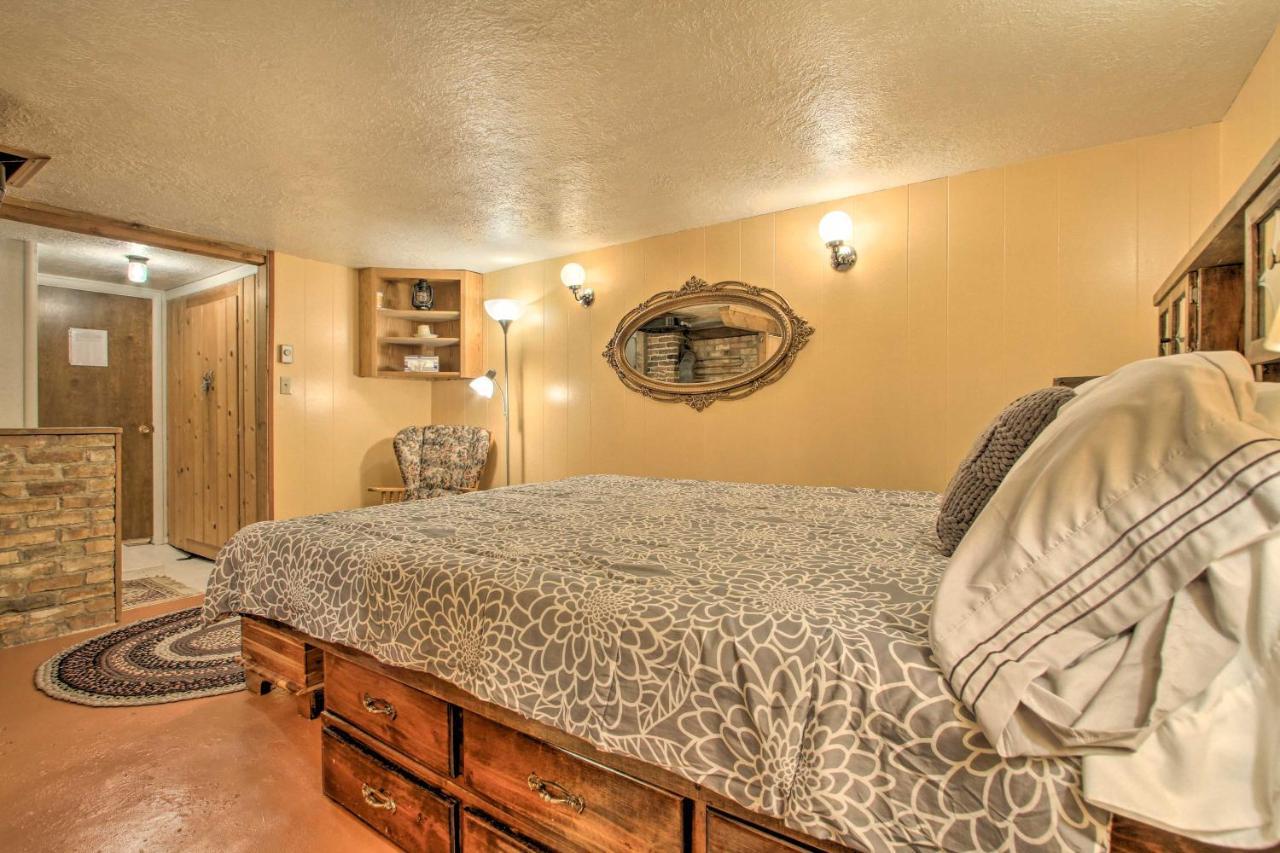 Cozy Home With Hot Tub Half Mi To Salmon River! Exteriör bild